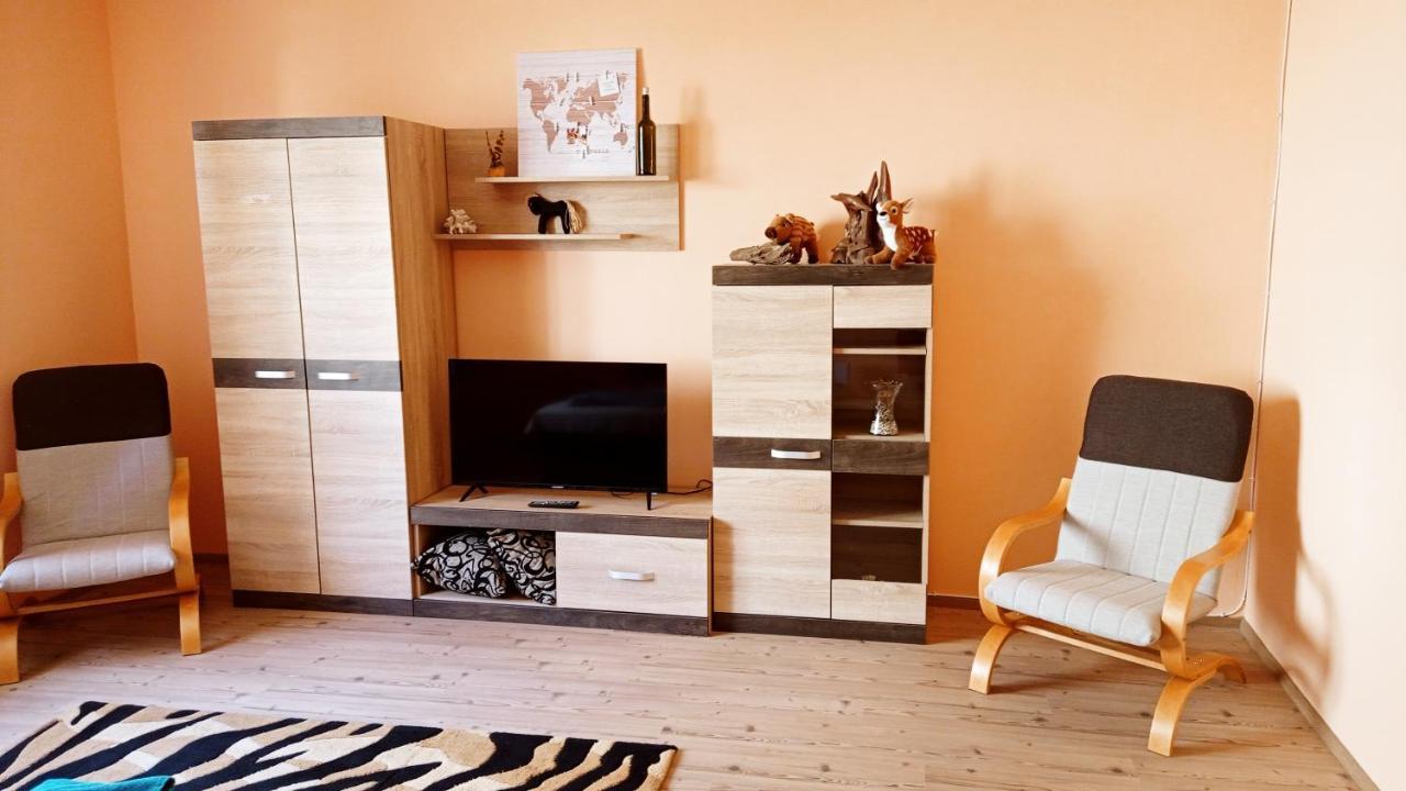Lovas Vendeghaz Apartment Obanya Екстериор снимка