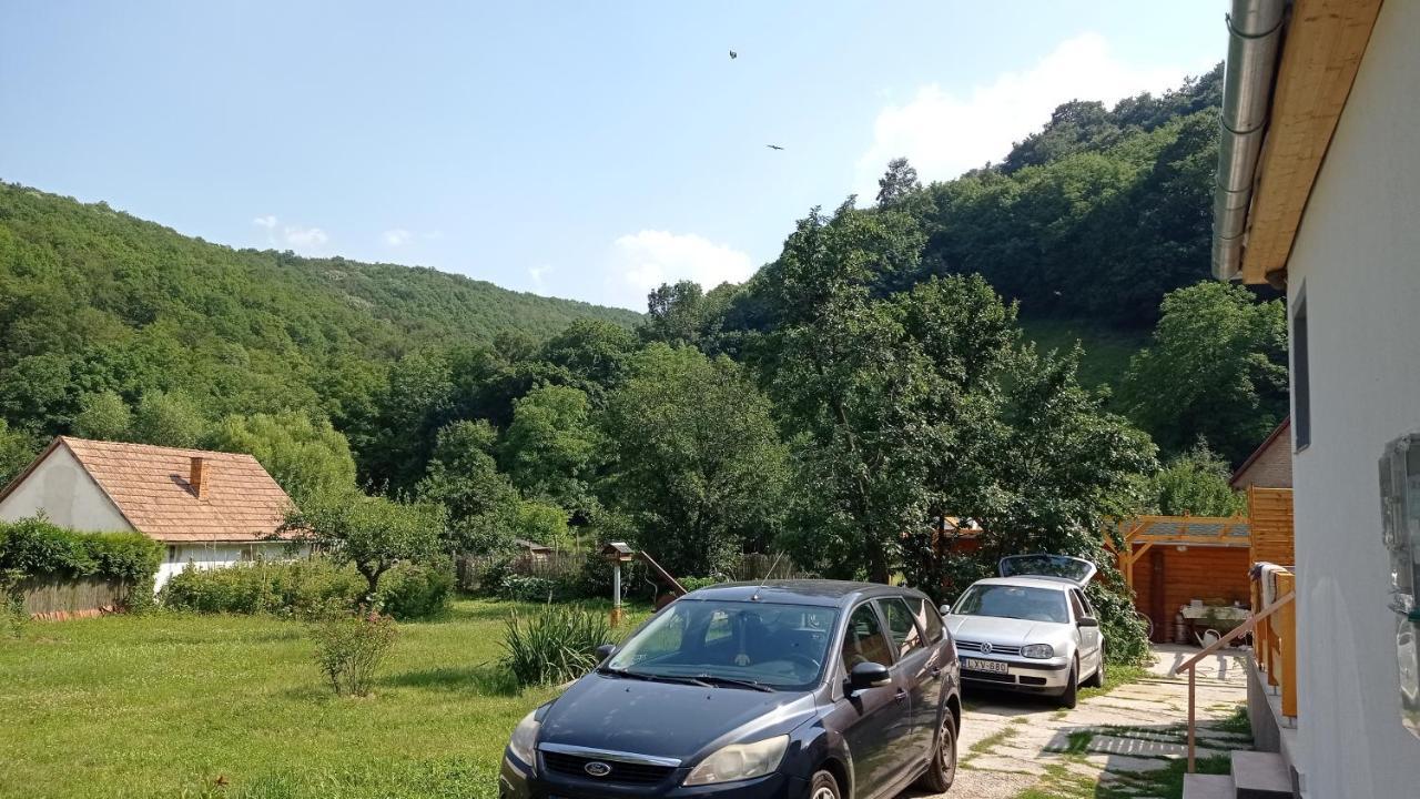 Lovas Vendeghaz Apartment Obanya Екстериор снимка