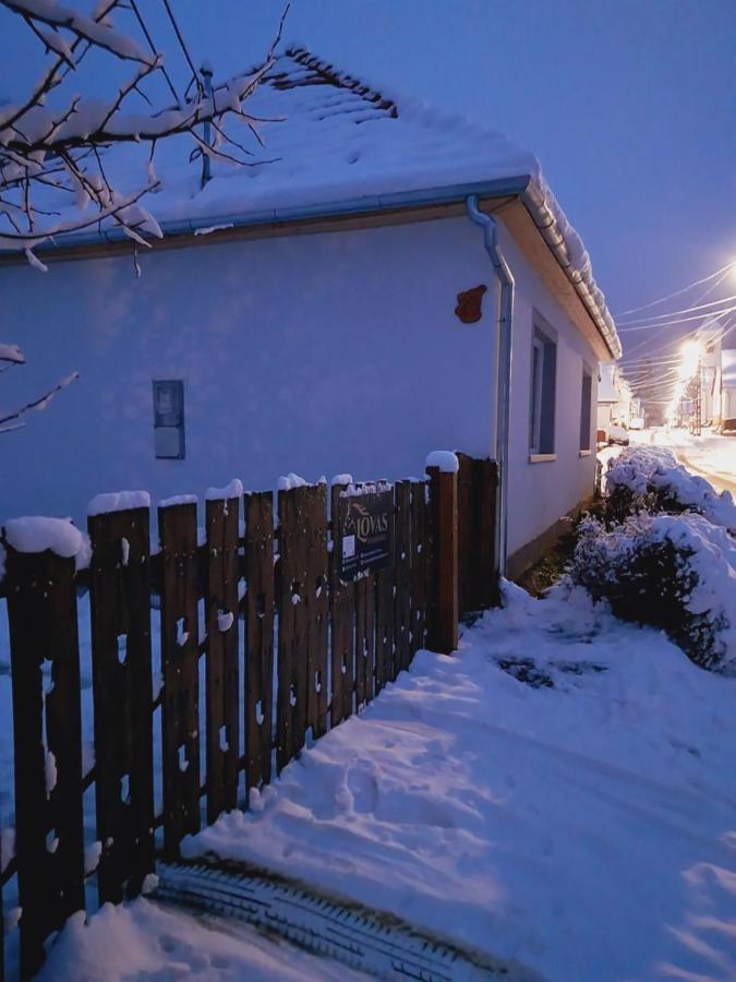 Lovas Vendeghaz Apartment Obanya Екстериор снимка